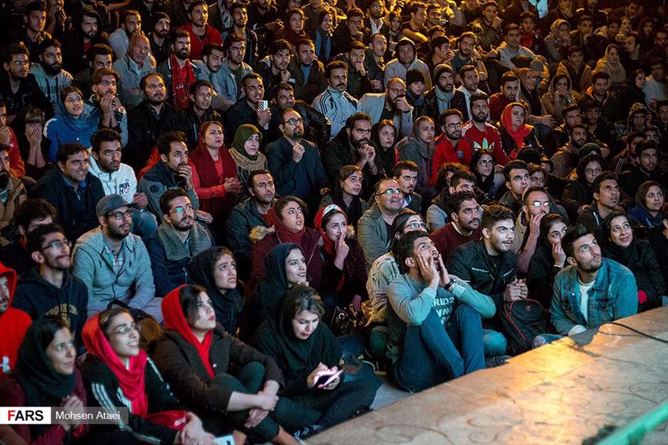 تماشای دیدار پرسپولیس و کاشیما در پارک لاله