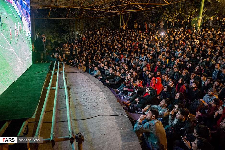 تماشای دیدار پرسپولیس و کاشیما در پارک لاله