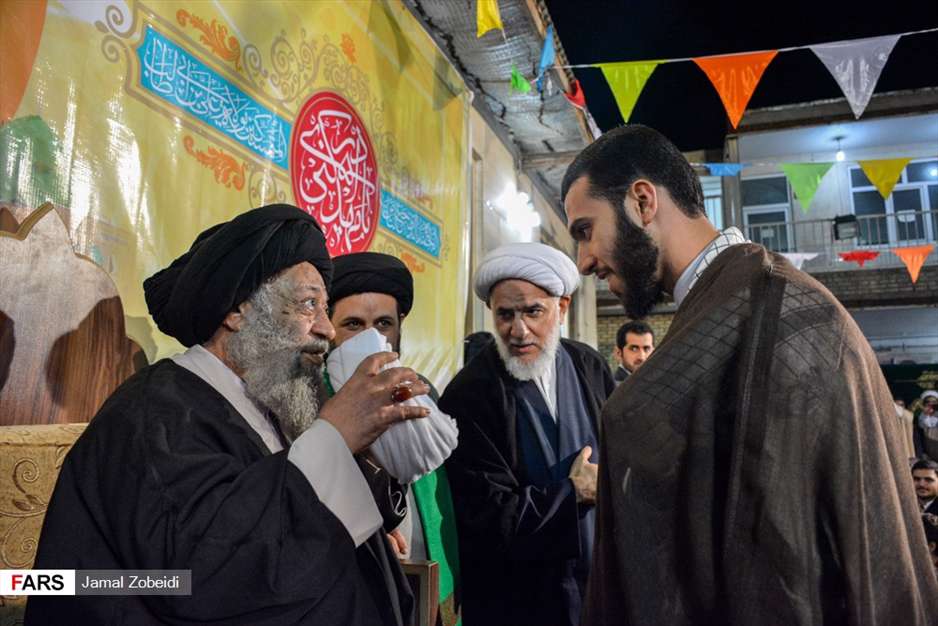 مراسم عمامه گذاری طلاب مدرسه علمیه امام خامنه‌ای اهواز