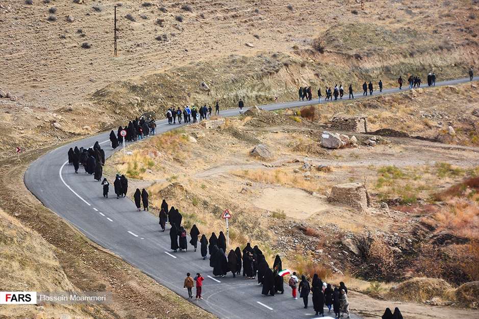 کاروان پیاده زائران مشهد مقدس