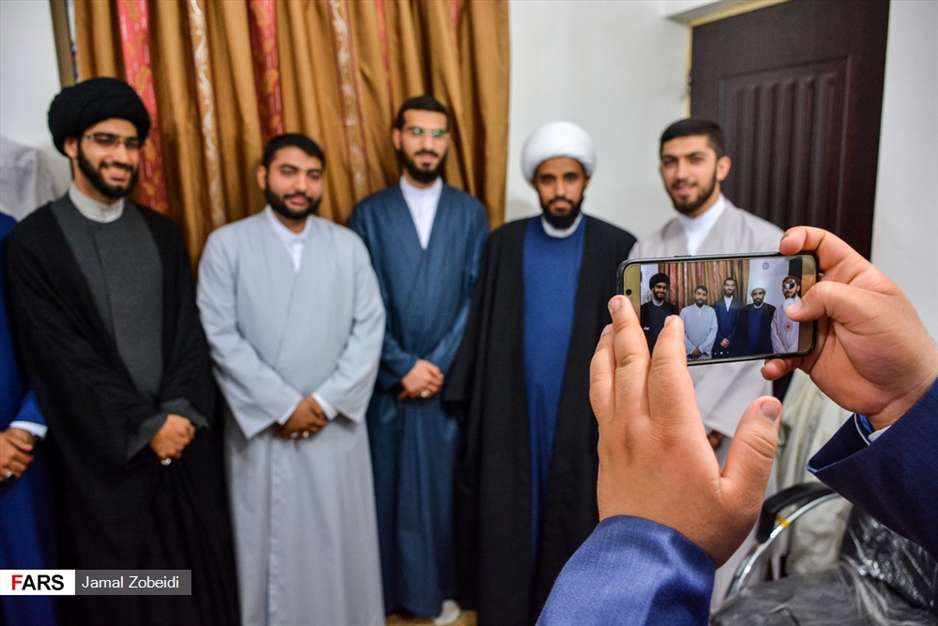 مراسم عمامه گذاری طلاب مدرسه علمیه امام خامنه‌ای اهواز