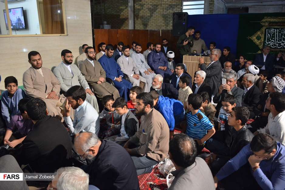 مراسم عمامه گذاری طلاب مدرسه علمیه امام خامنه‌ای اهواز