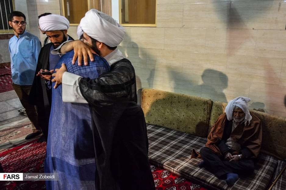 مراسم عمامه گذاری طلاب مدرسه علمیه امام خامنه‌ای اهواز