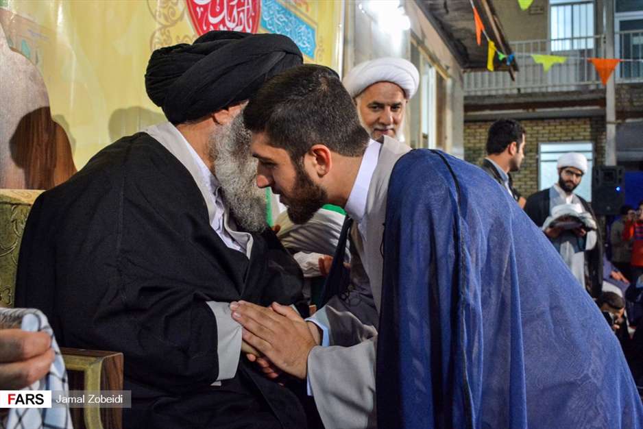 مراسم عمامه گذاری طلاب مدرسه علمیه امام خامنه‌ای اهواز