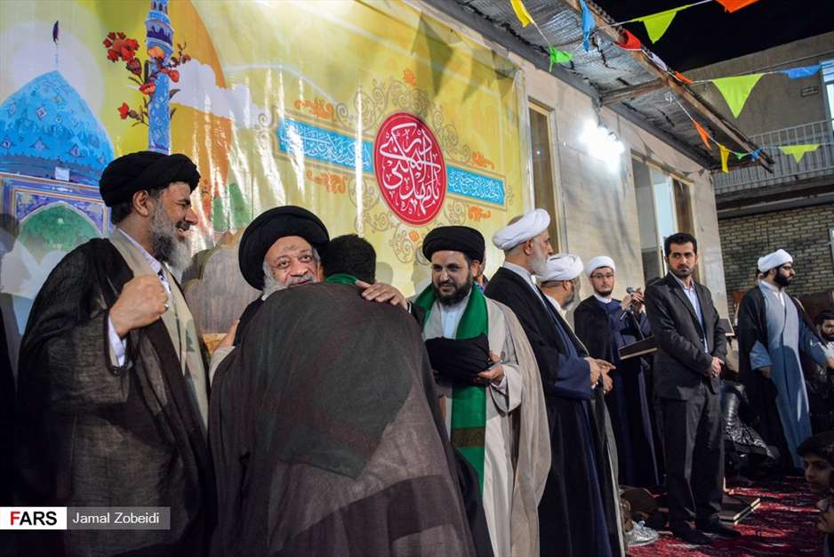 مراسم عمامه گذاری طلاب مدرسه علمیه امام خامنه‌ای اهواز