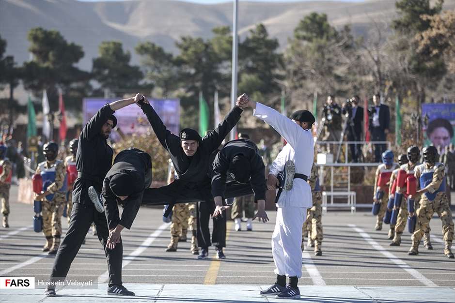 مراسم اعطای سردوشی به دانش‌پژوهان آموزشگاه‌های نظامی ارتش