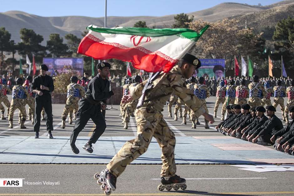 مراسم اعطای سردوشی به دانش‌پژوهان آموزشگاه‌های نظامی ارتش