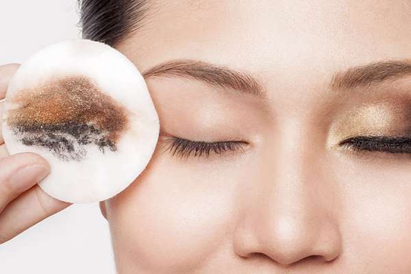 پاک کننده های طبیعی آرایش و بدون مواد شیمیایی پاک کننده های طبیعی آرایش و بدون مواد شیمیایی