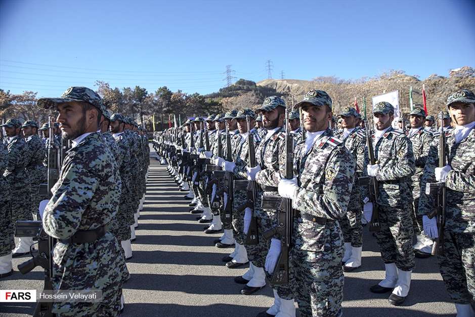 مراسم اعطای سردوشی به دانش‌پژوهان آموزشگاه‌های نظامی ارتش