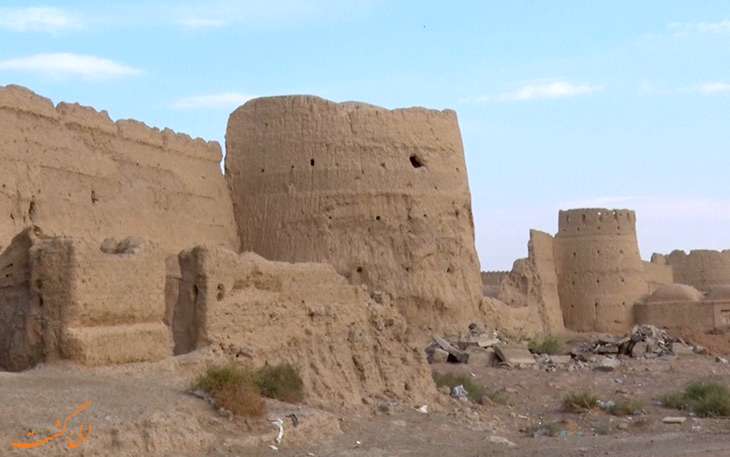 ارگ قورتان در اصفهان، دومین بنای عظیم خشتی در ایران ارگ قورتان در اصفهان، دومین بنای عظیم خشتی در ایران