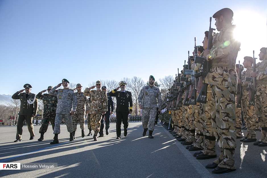 مراسم اعطای سردوشی به دانش‌پژوهان آموزشگاه‌های نظامی ارتش