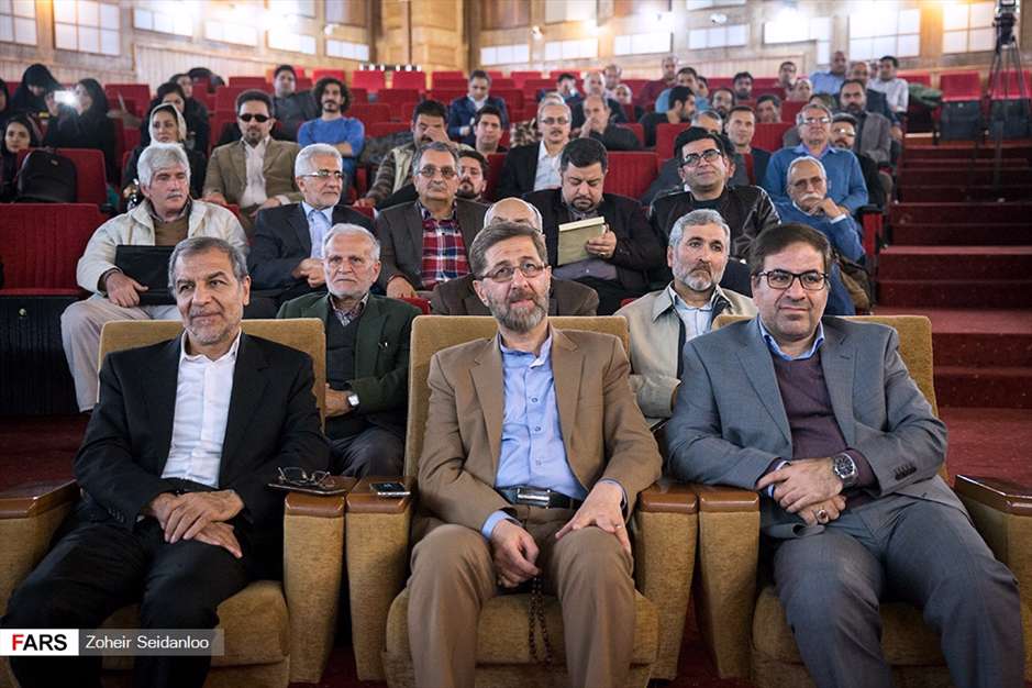 تقدیر از پیشکسوتان طنز رادیو
