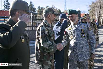 مراسم اعطای سردوشی به دانش‌پژوهان آموزشگاه‌های نظامی ارتش