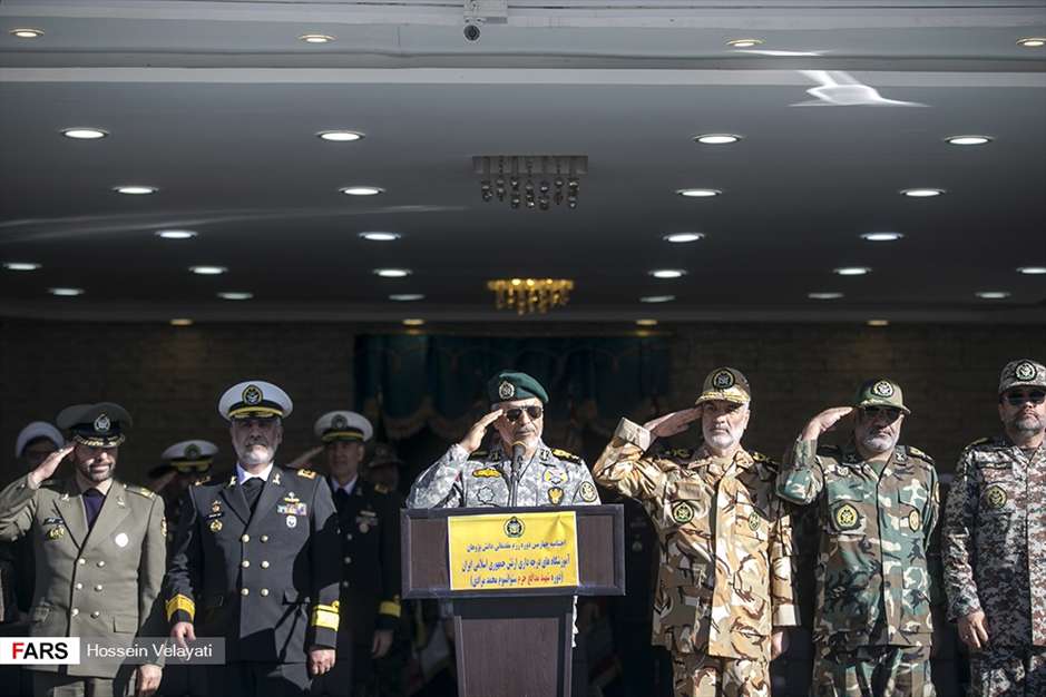 مراسم اعطای سردوشی به دانش‌پژوهان آموزشگاه‌های نظامی ارتش