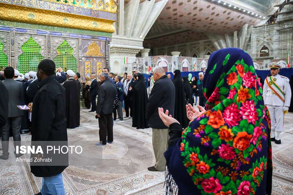 تجدید میثاق میهمانان کنفرانس وحدت با آرمان‌های امام خمینی(ره)