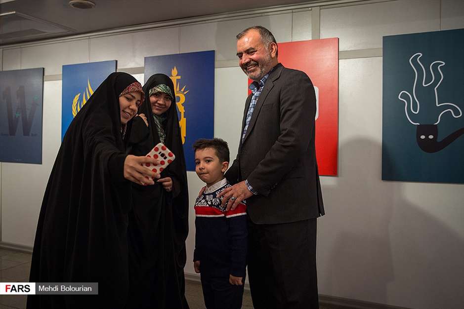 نمایشگاه کارتون و گرافیک محمدحسین نیرومند