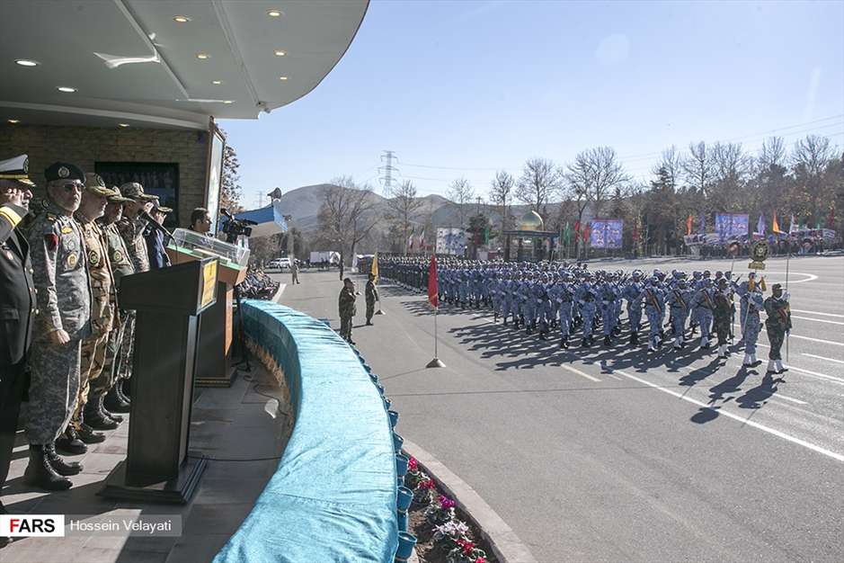 مراسم اعطای سردوشی به دانش‌پژوهان آموزشگاه‌های نظامی ارتش