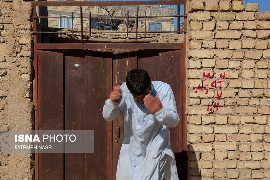 دستانی که می‌لرزد، دلی که آرام است