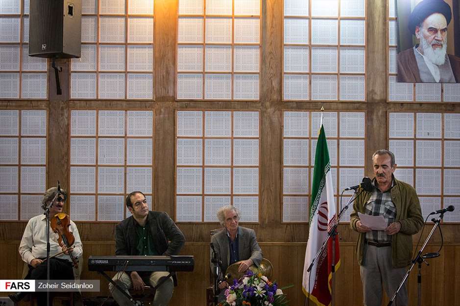 تقدیر از پیشکسوتان طنز رادیو