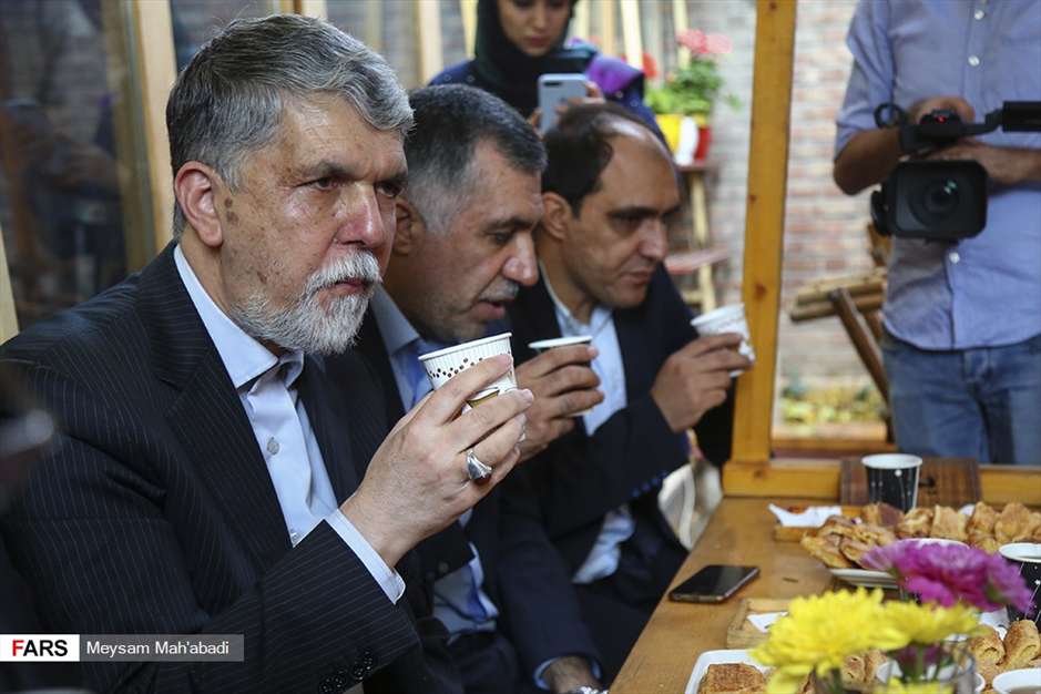 کتابگردی وزیر فرهنگ و ارشاد اسلامی