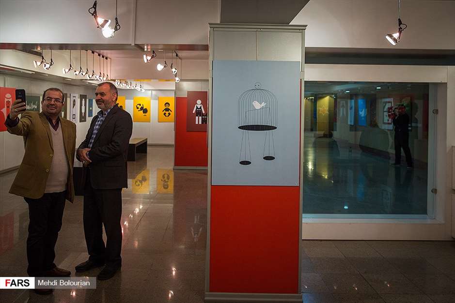 نمایشگاه کارتون و گرافیک محمدحسین نیرومند