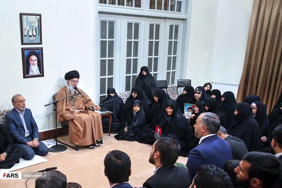دیدار جمعی از خانواده‌های شهدای امنیت با رهبر معظم انقلاب