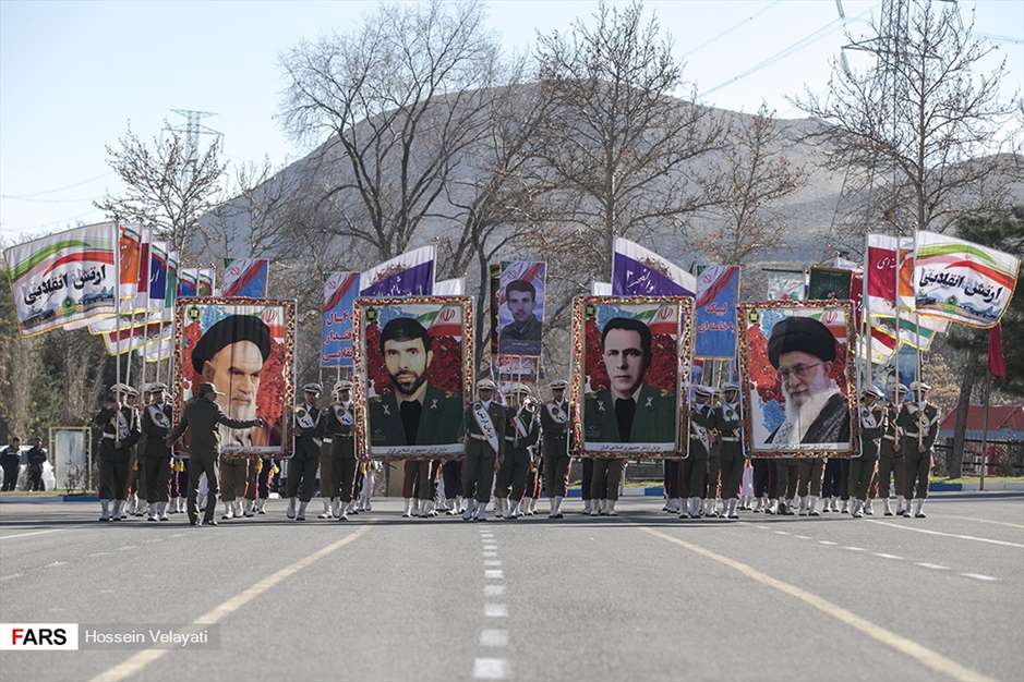 مراسم اعطای سردوشی به دانش‌پژوهان آموزشگاه‌های نظامی ارتش