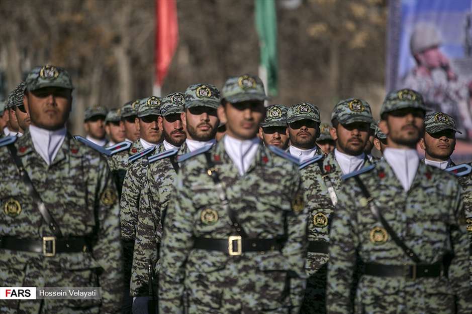 مراسم اعطای سردوشی به دانش‌پژوهان آموزشگاه‌های نظامی ارتش