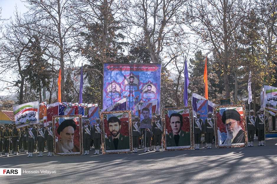 مراسم اعطای سردوشی به دانش‌پژوهان آموزشگاه‌های نظامی ارتش