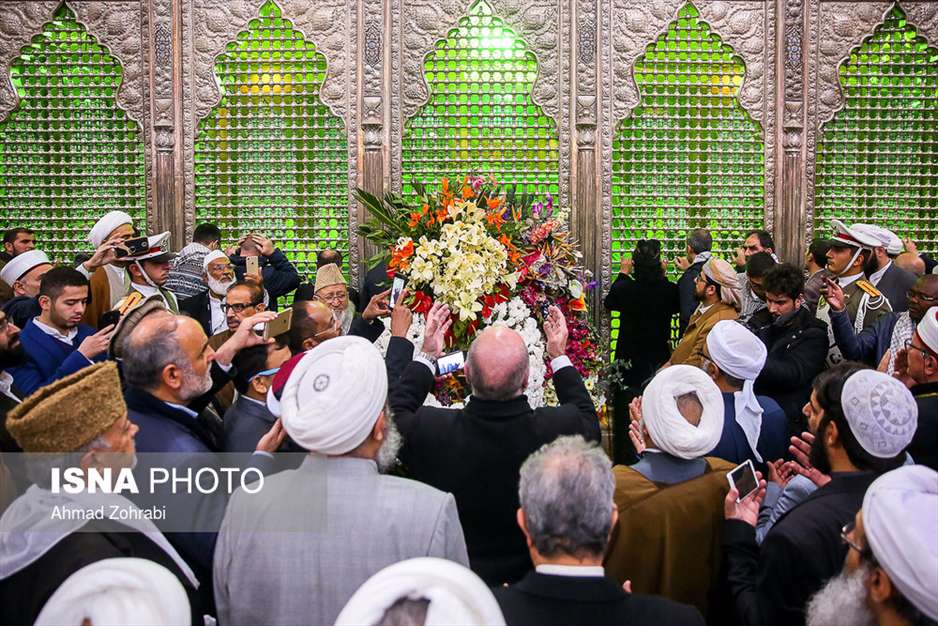 تجدید میثاق میهمانان کنفرانس وحدت با آرمان‌های امام خمینی(ره)