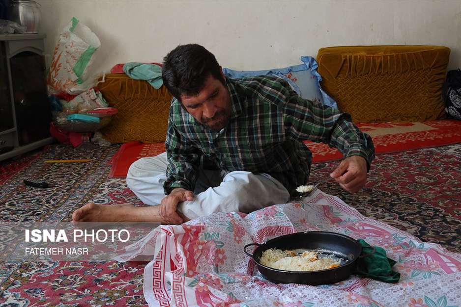 دستانی که می‌لرزد، دلی که آرام است