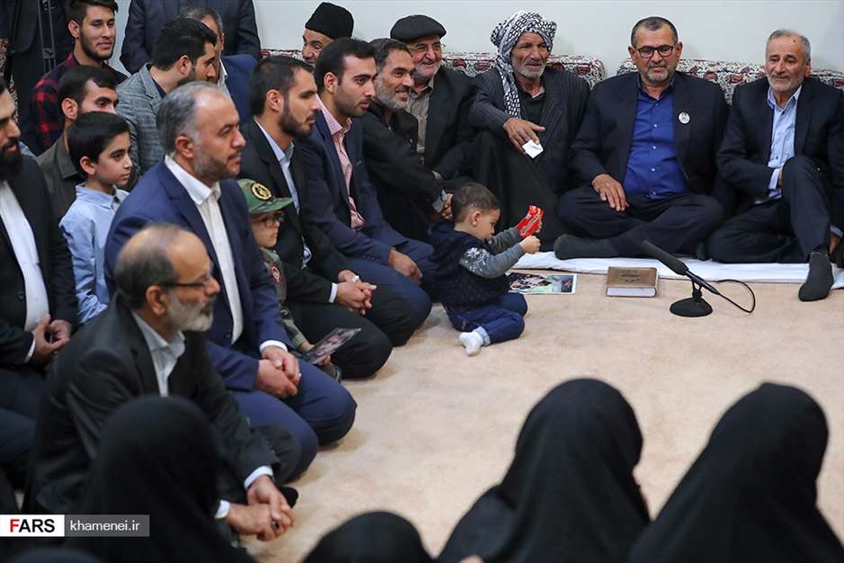دیدار جمعی از خانواده‌های شهدای امنیت با رهبر معظم انقلاب