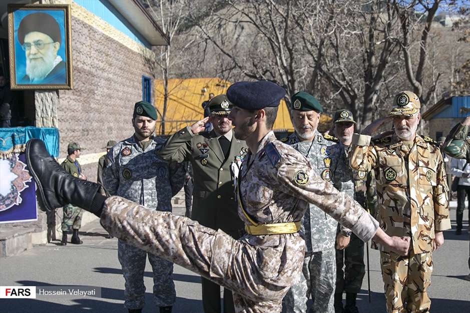 مراسم اعطای سردوشی به دانش‌پژوهان آموزشگاه‌های نظامی ارتش