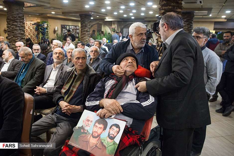 رونمایی از کتاب «شاهین بر آفتاب»