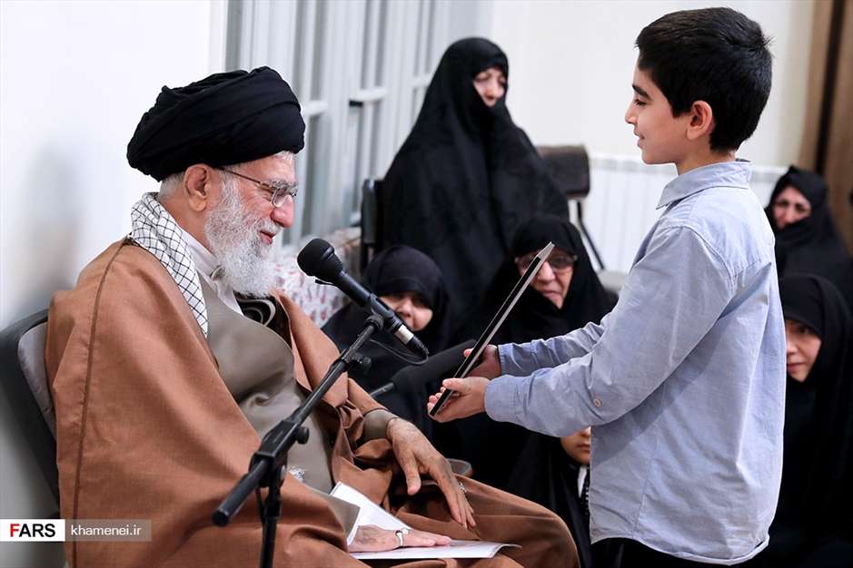 دیدار جمعی از خانواده‌های شهدای امنیت با رهبر معظم انقلاب