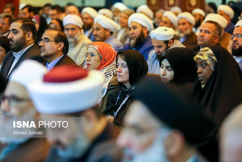 تجدید میثاق میهمانان کنفرانس وحدت با آرمان‌های امام خمینی(ره)