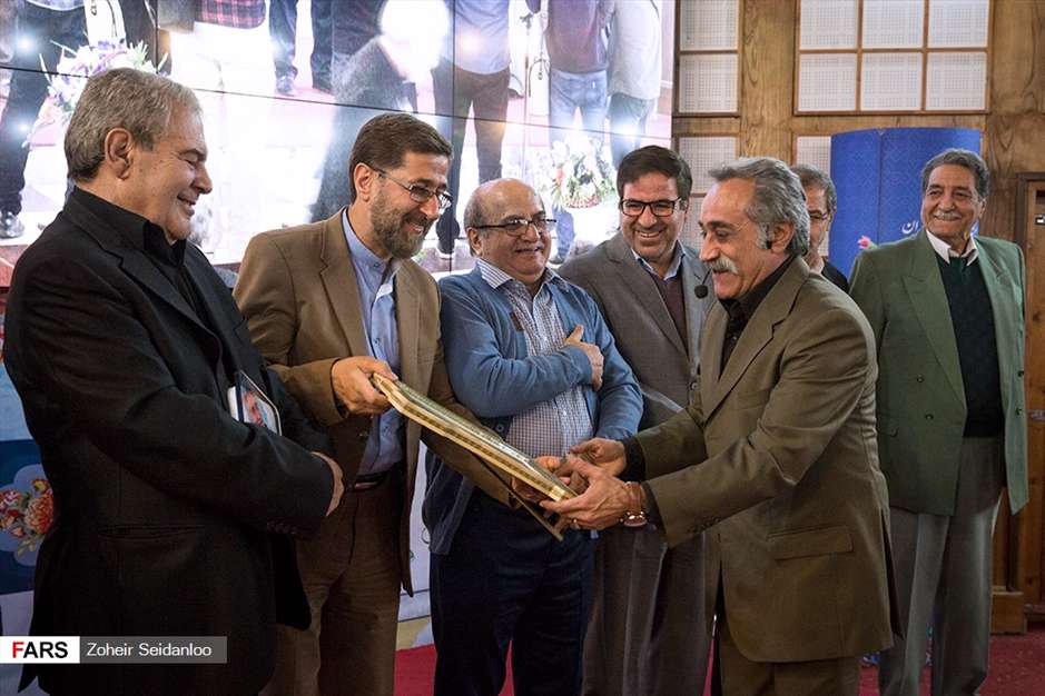 تقدیر از پیشکسوتان طنز رادیو