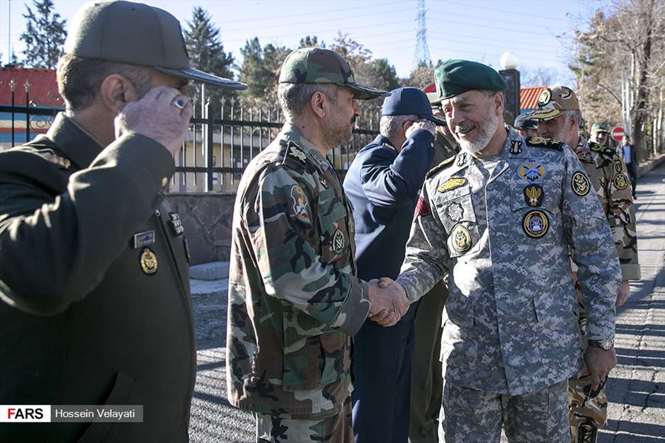 مراسم اعطای سردوشی به دانش‌پژوهان آموزشگاه‌های نظامی ارتش