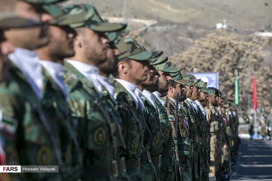 مراسم اعطای سردوشی به دانش‌پژوهان آموزشگاه‌های نظامی ارتش