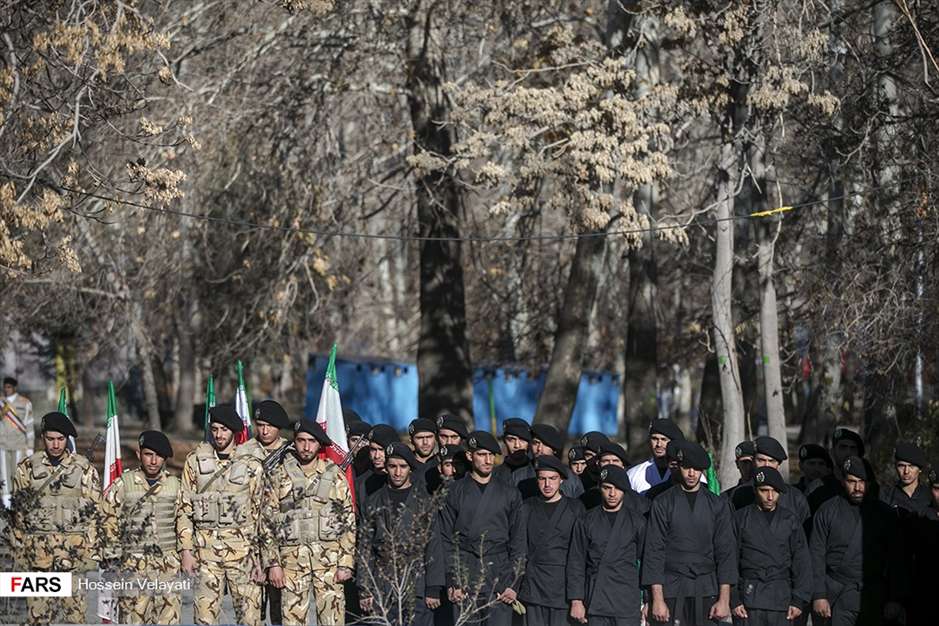 مراسم اعطای سردوشی به دانش‌پژوهان آموزشگاه‌های نظامی ارتش