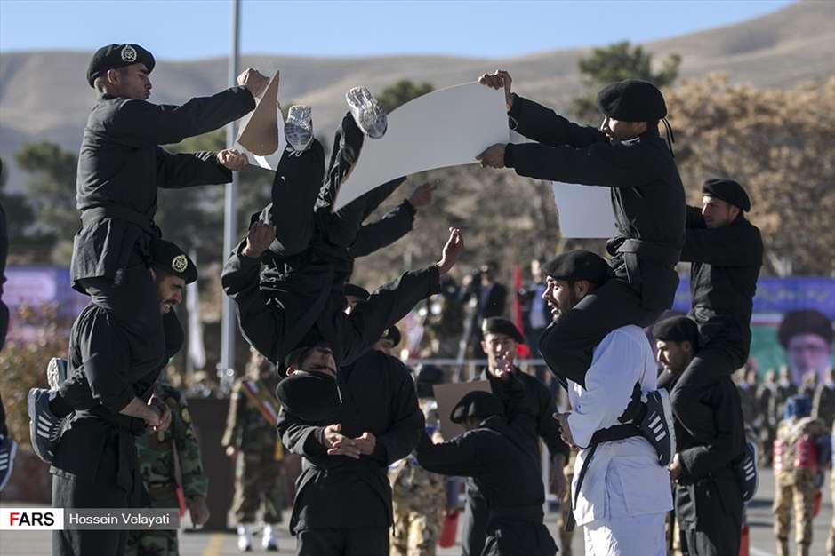 مراسم اعطای سردوشی به دانش‌پژوهان آموزشگاه‌های نظامی ارتش