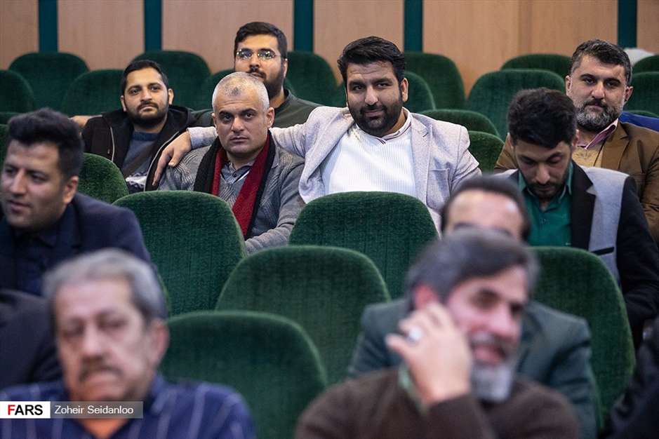 نشست صمیمی فرمانده سپاه تهران بزرگ با هنرمندان