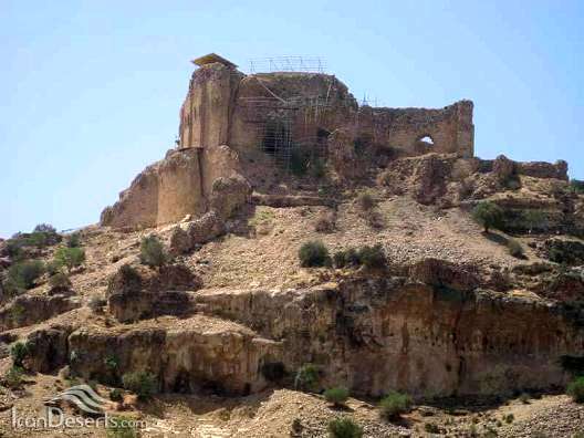 آشنایی با برخی از آثار تاریخی کوه های ایران آشنایی با برخی از آثار تاریخی کوه های ایران