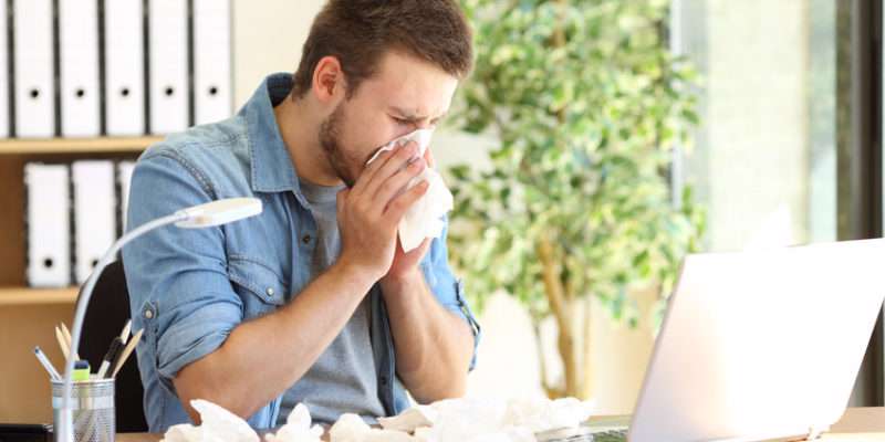چگونه سرماخوردگی و آنفلوآنزا را از یکدیگر تشخیص دهیم؟