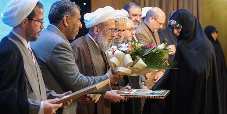 تجلیل از ۲۰ حافظ قرآن آستان سیدالکریم تجلیل از ۲۰ حافظ قرآن آستان سیدالکریم