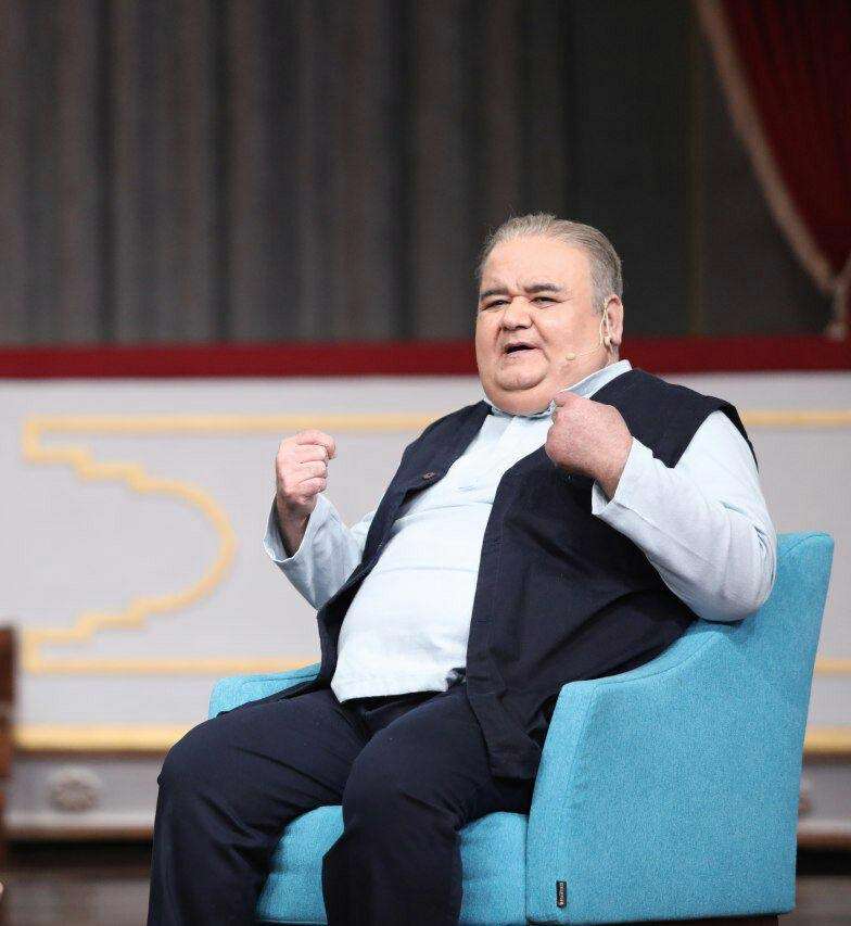 قاب تنگ و تار «شبی با عبدی» برای قامت اکبر عبدی! قاب تنگ و تار «شبی با عبدی» برای قامت اکبر عبدی!