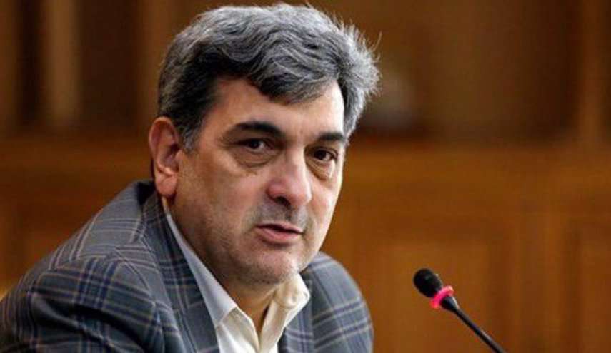 شهردار تهران صبح امروز با همراهی معاون حمل و نقل و ترافیک شهرداری تهران در آیین بهرهبرداری از مراکز معاینه فنی شهدای زمانآباد و چیتگر و واحدهای سیار تک خودرو معاینه فنی شماره ۴ و ۵ حاضر شد و بر ضرورت تلاش برای رسیدن به هوای پاک در تهران تاکید کرد.