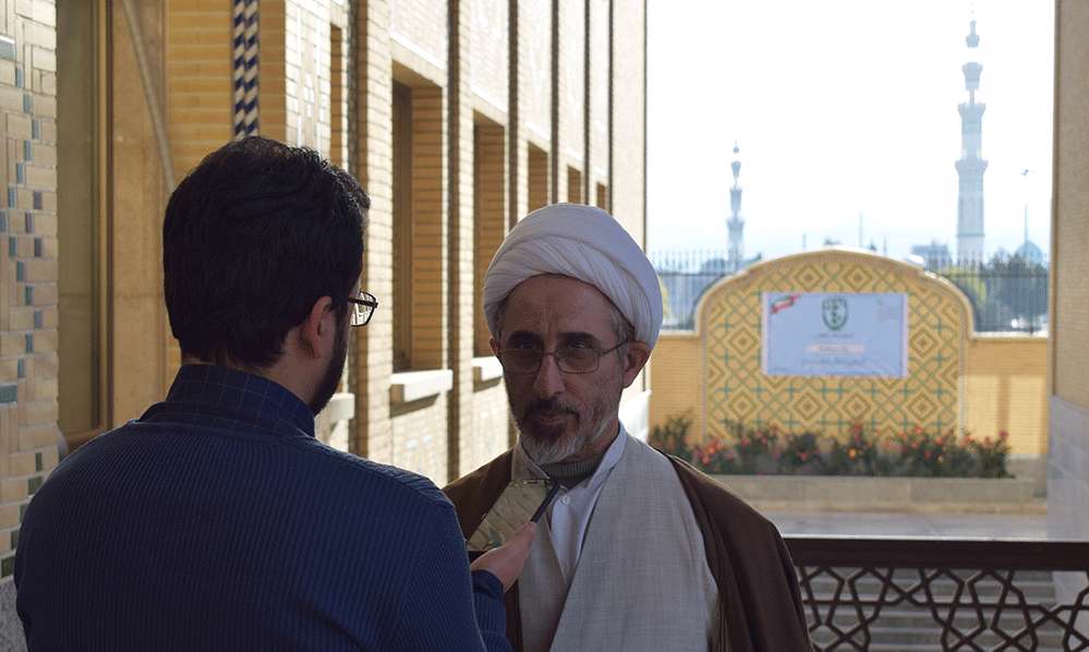 عمل مسئولان به آرمانهای انقلاب، ما را به ظهور نزدیک می کند عمل مسئولان به آرمانهای انقلاب، ما را به ظهور نزدیک می کند