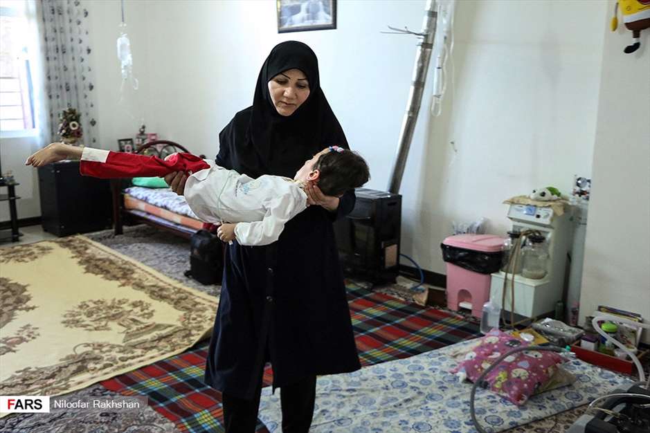 پرستارِ مونا