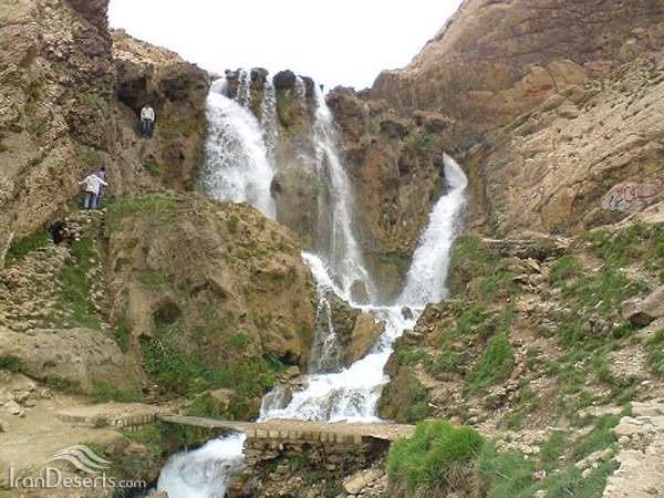 نام آبشار: آبشار زیار (آب شیخ علی خان)